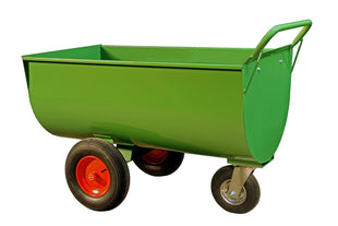 Feed wagon with a capacity of approx. 400 liters