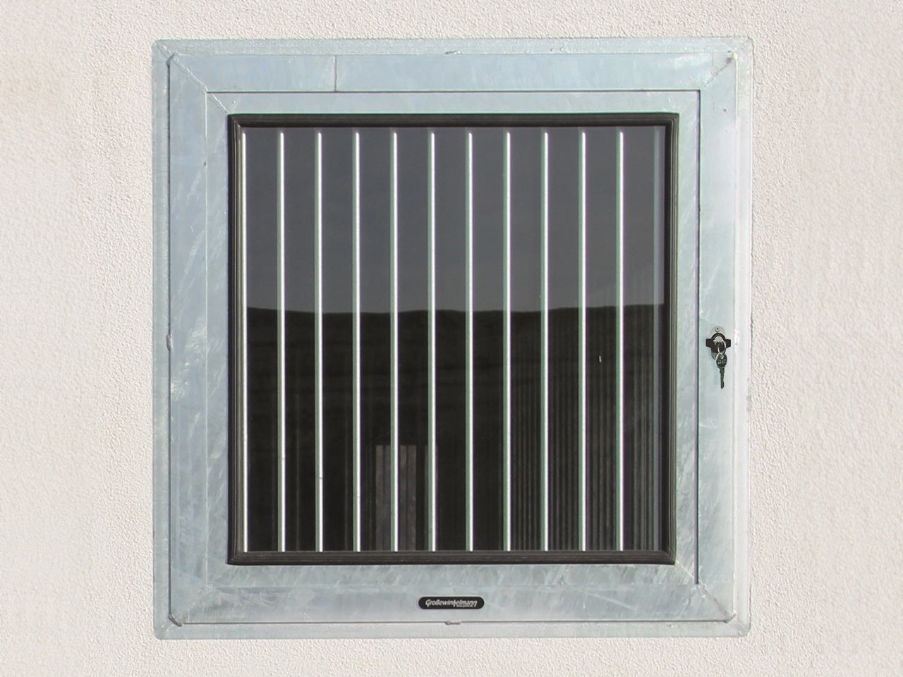 Growi Stallfenster mit Innengitterrahmen - Drehfenster einfach 1000 x 1000 mm