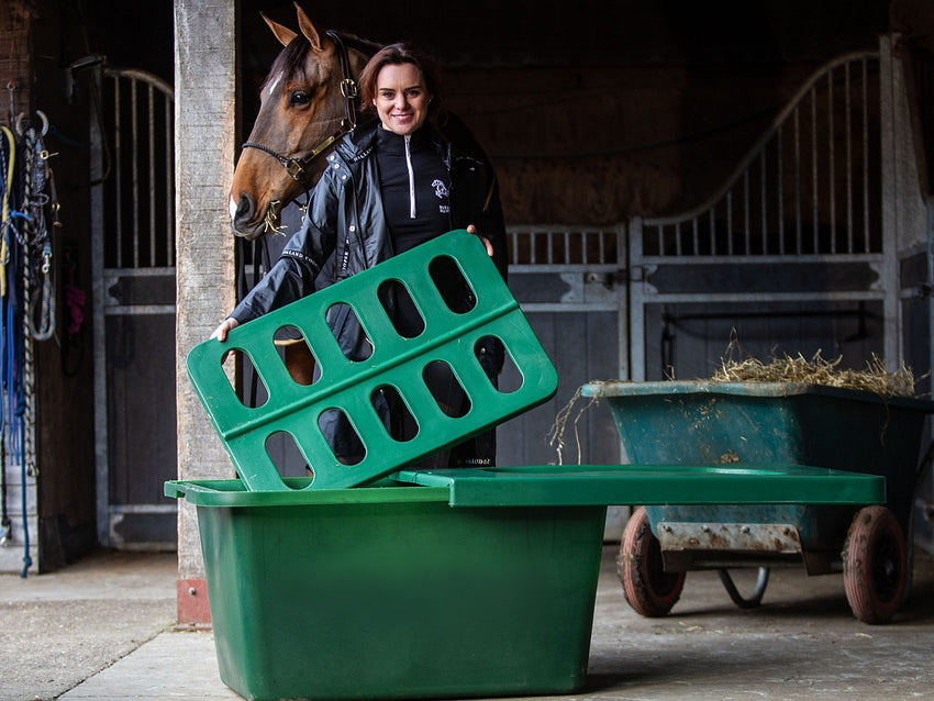 Der Growi® Koppel- und Paddocktrog: Vielseitige Lösung für Ihre Tiere